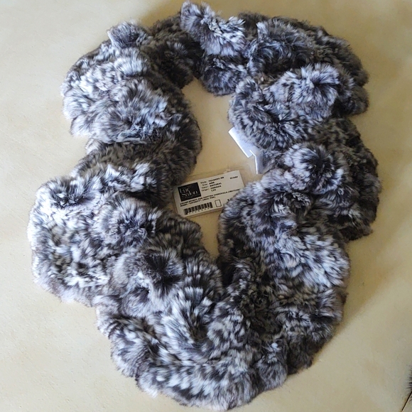 Saks Fifth Avenue Accessories - Saks Fifth Avenue Natural Chinchilla Infinity Scarf